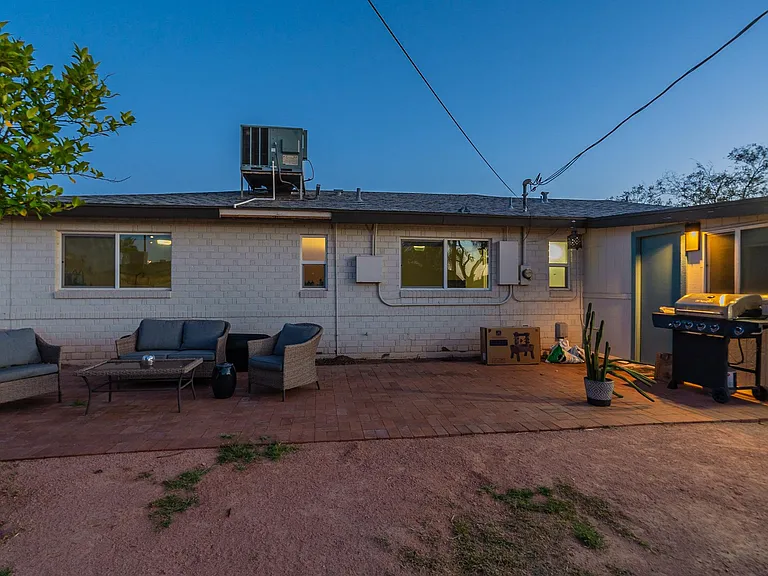 4724 E Polk St — Photo 44