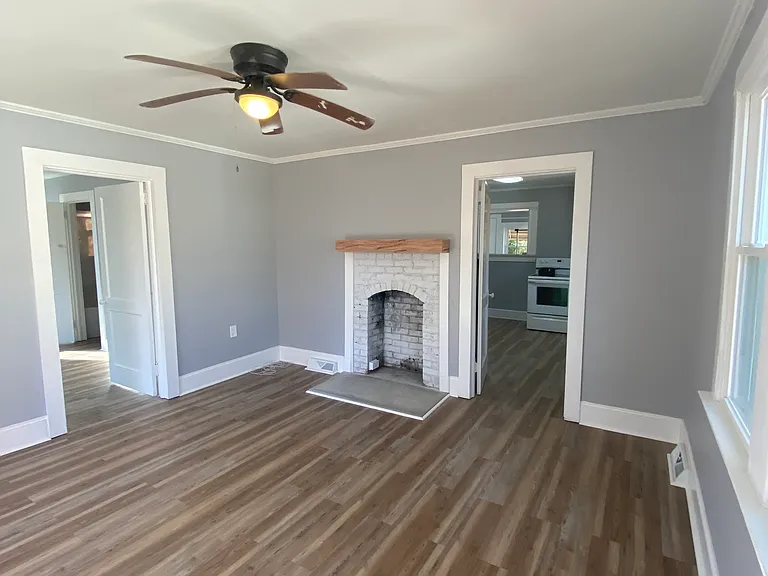 704 Blair St — Photo 2