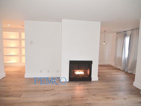 3rd image of 811 6th St #2