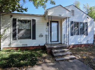 504 E Rickenbacker Dr, Midwest City, OK 73110