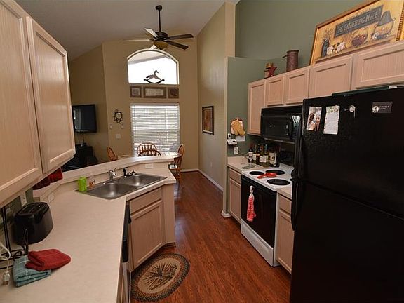 2nd image of 2134 Mallory Cir