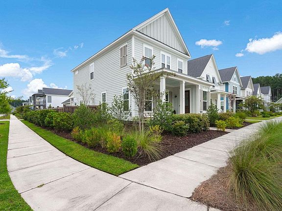 3rd image of 742 Myrtle Branch St