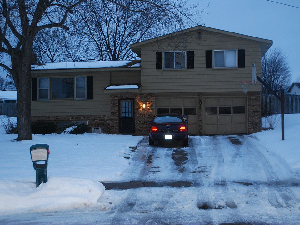 1st image of 1060 Pohens Ct NW