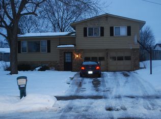 1060 Pohens Ct NW, Grand Rapids, MI 49544