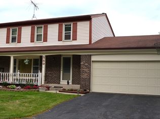 589 Pontiac Ln, Carol Stream, IL 60188