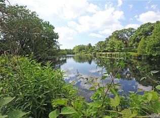 2128 Meroke Dr, Merrick, NY 11566