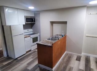 108 Roosevelt Ave APT 1, Wauconda, IL 60084