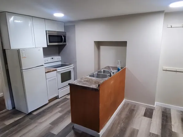 108 Roosevelt Ave APT 1, Wauconda, IL 60084