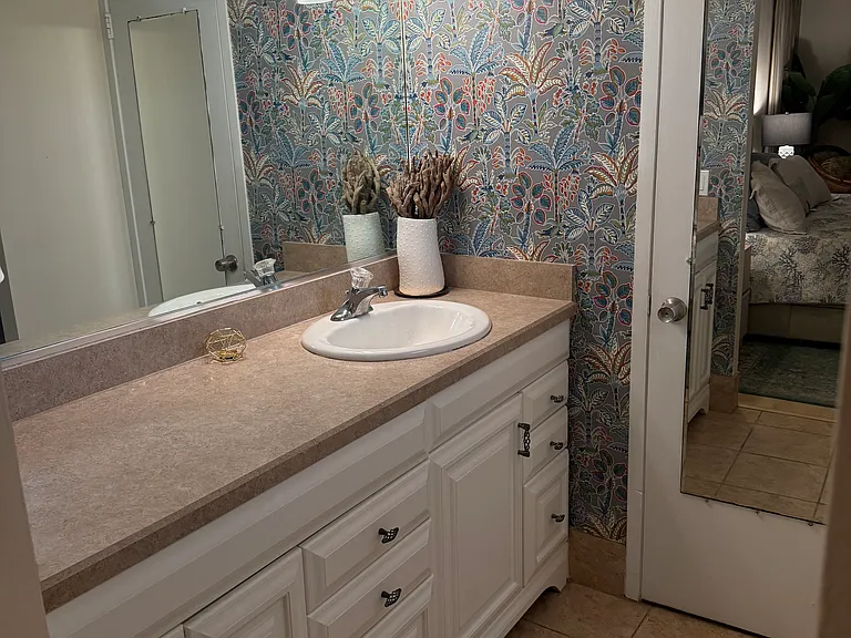7400 Sun Island Dr — Photo 16