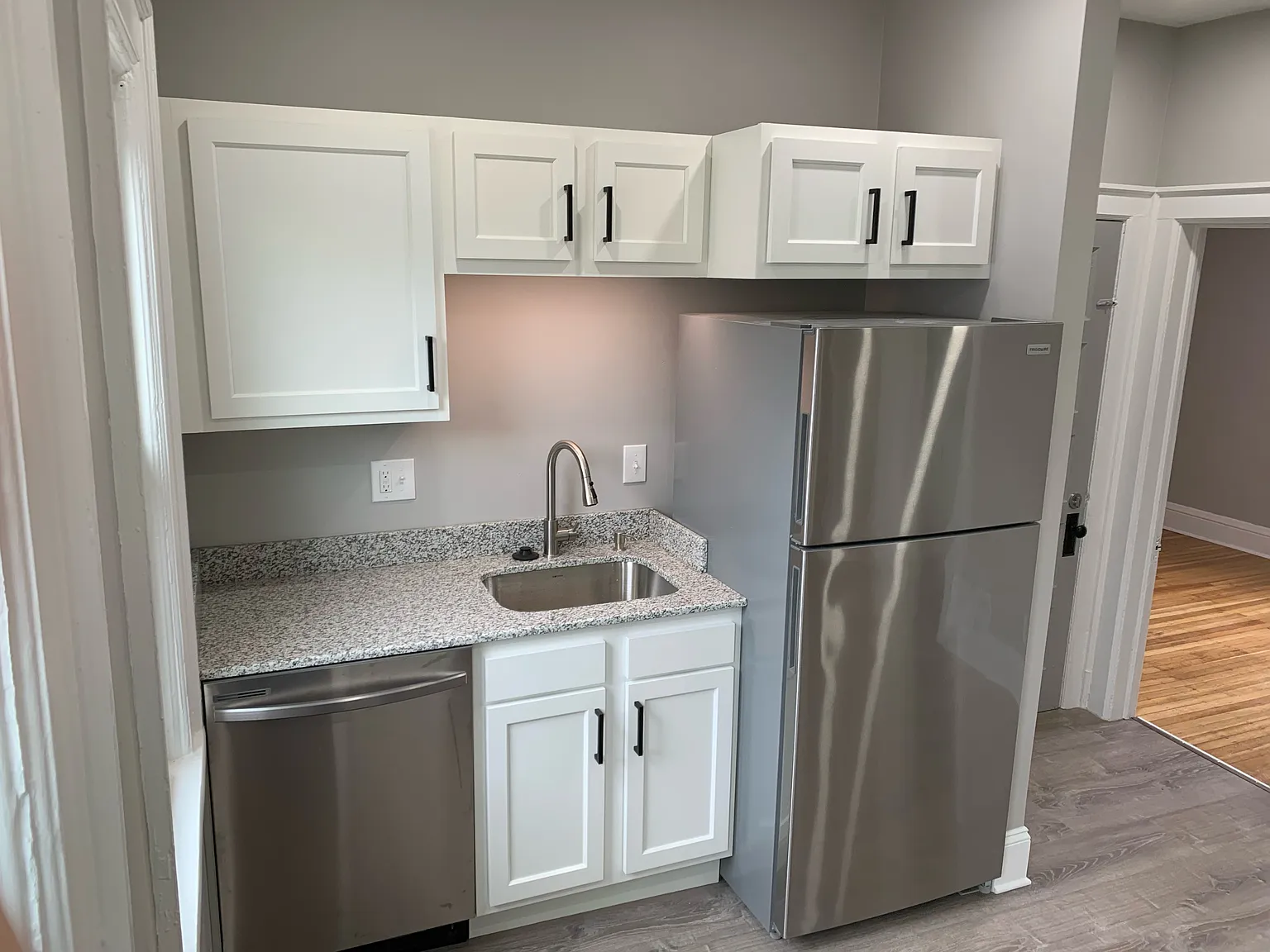 3 bed, 1200 sqft, $1,650 — Photo 1