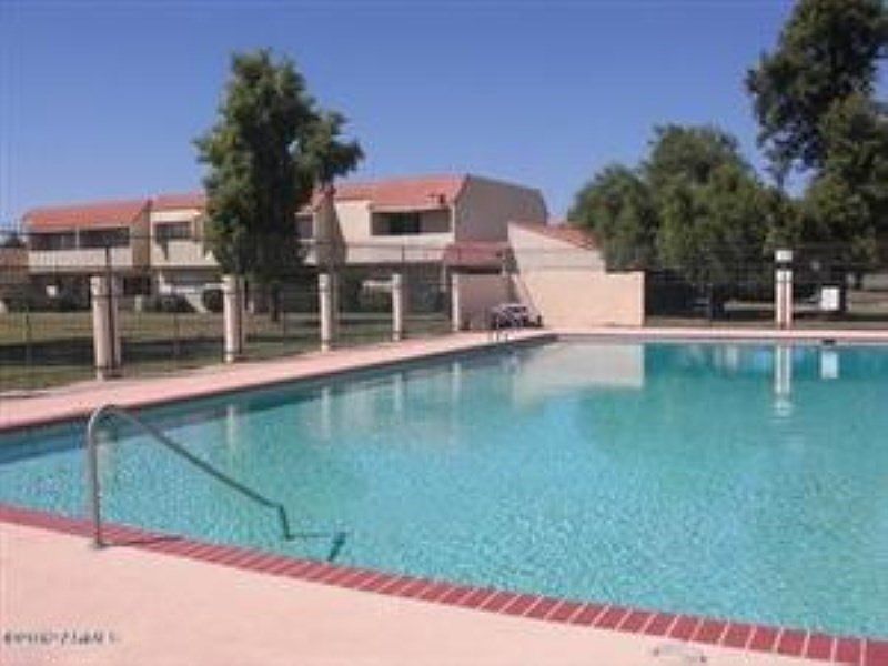 1st image of 4866 W Rose Ln