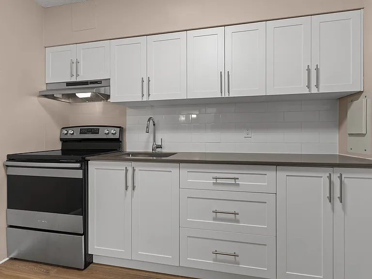 360 Croydon Ave — Photo 35