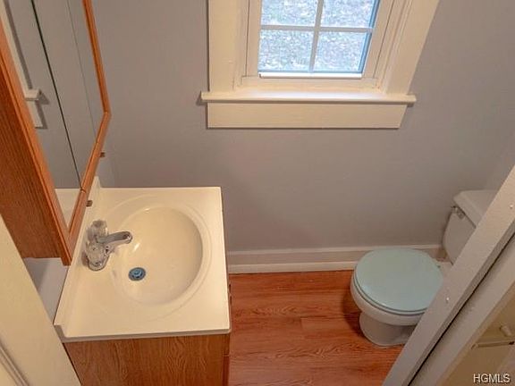 4th image of 6 Storybrook Ln