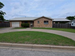 1703 Earl St, Goldthwaite, TX 76844
