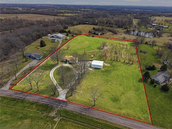 5th image of 3111 S Fields Rd