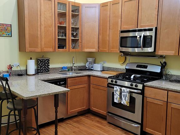 5th image of 2130 W Chicago Ave APT 1R