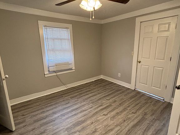 4th image of 704 Derby Dr