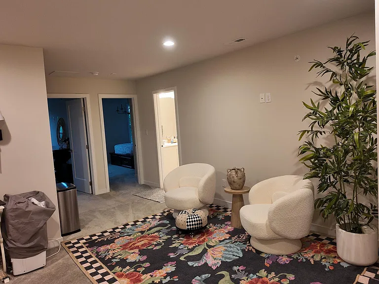 148 Kennedy Dr — Photo 24