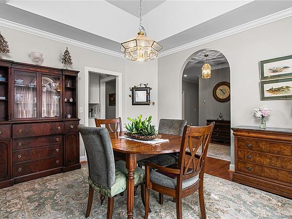 3rd image of 128 Oakmont Dr