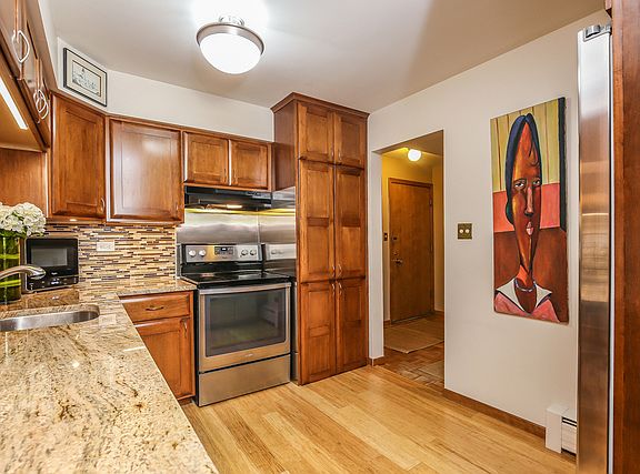 5th image of 1019 Washington Blvd APT 102