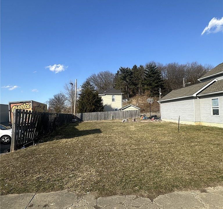 2nd image of 995 Greenwood Ave