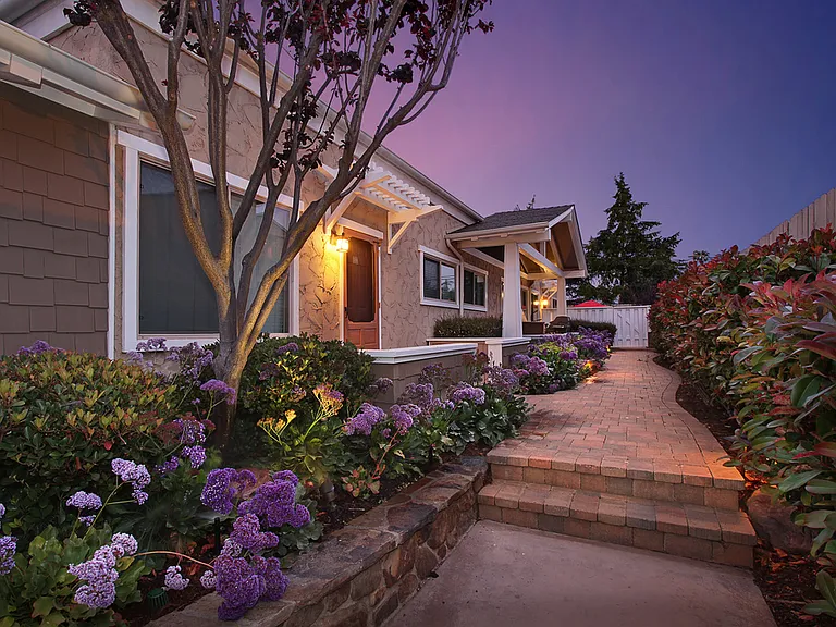 Cottage plan B patios