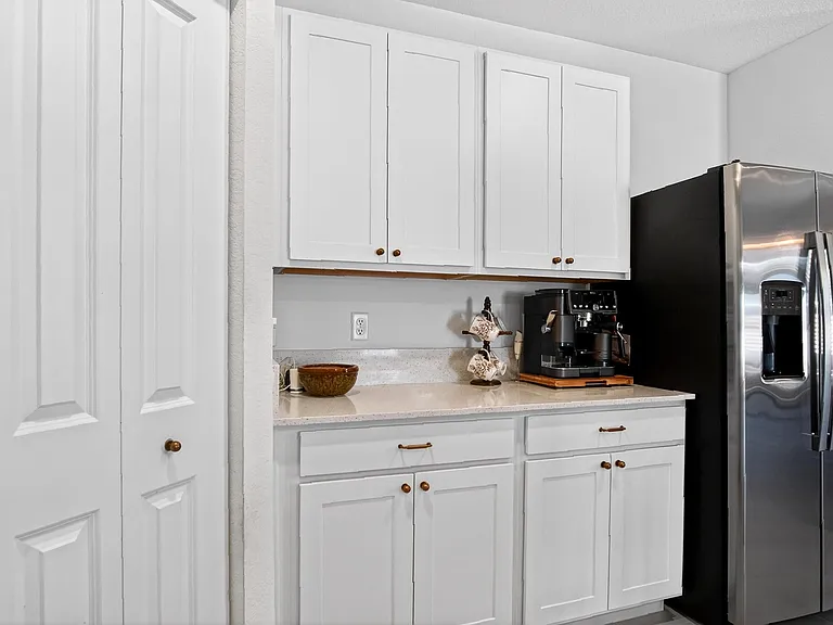 760 Carlyle Way — Photo 36