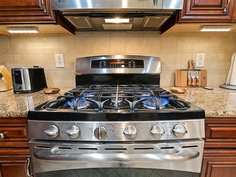10400 Rosegate Ct #201 — Photo 12