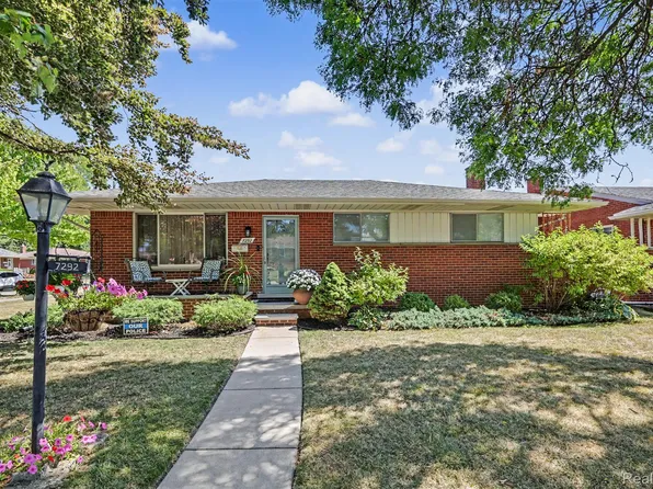 7292 Fairwood Dr, Dearborn Heights, MI 48127