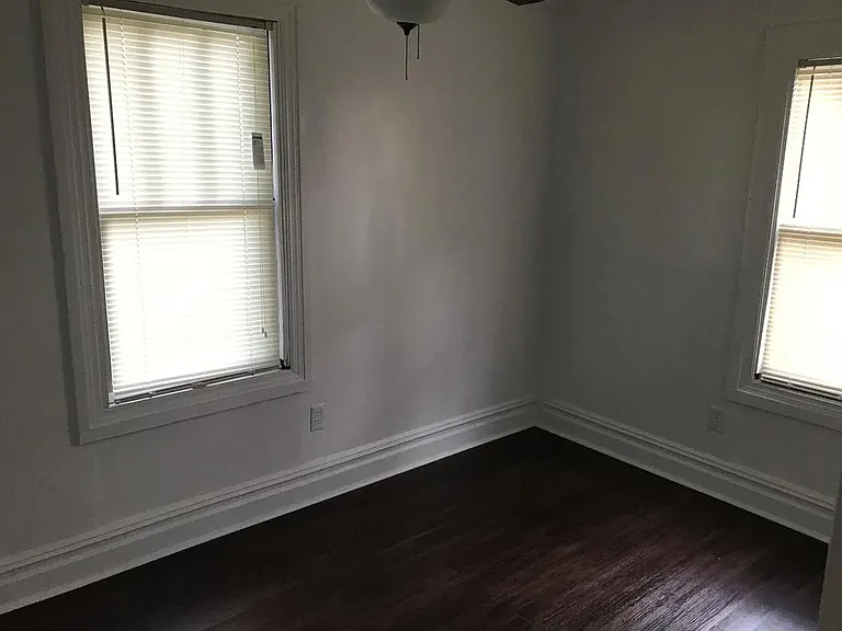 702 Poplar St — Photo 5