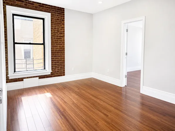 30-15 33rd St #3, Astoria, NY 11103