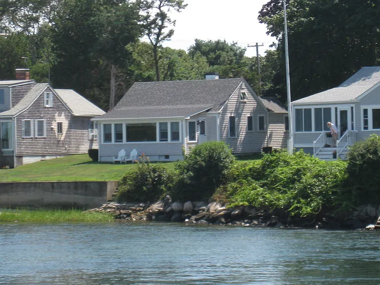 70 Jefferson Rd — Photo 1