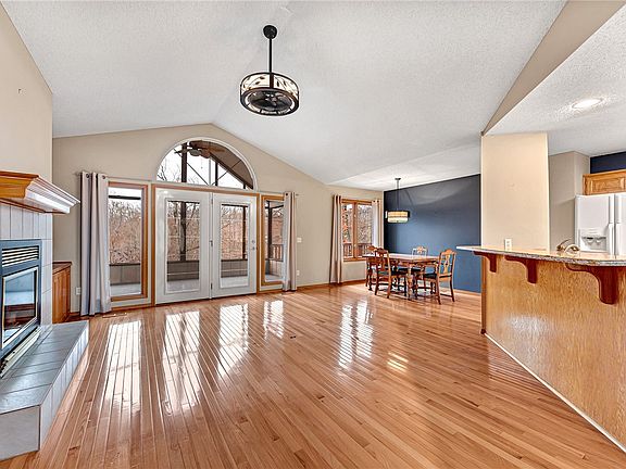 3rd image of 9 Shona Ln