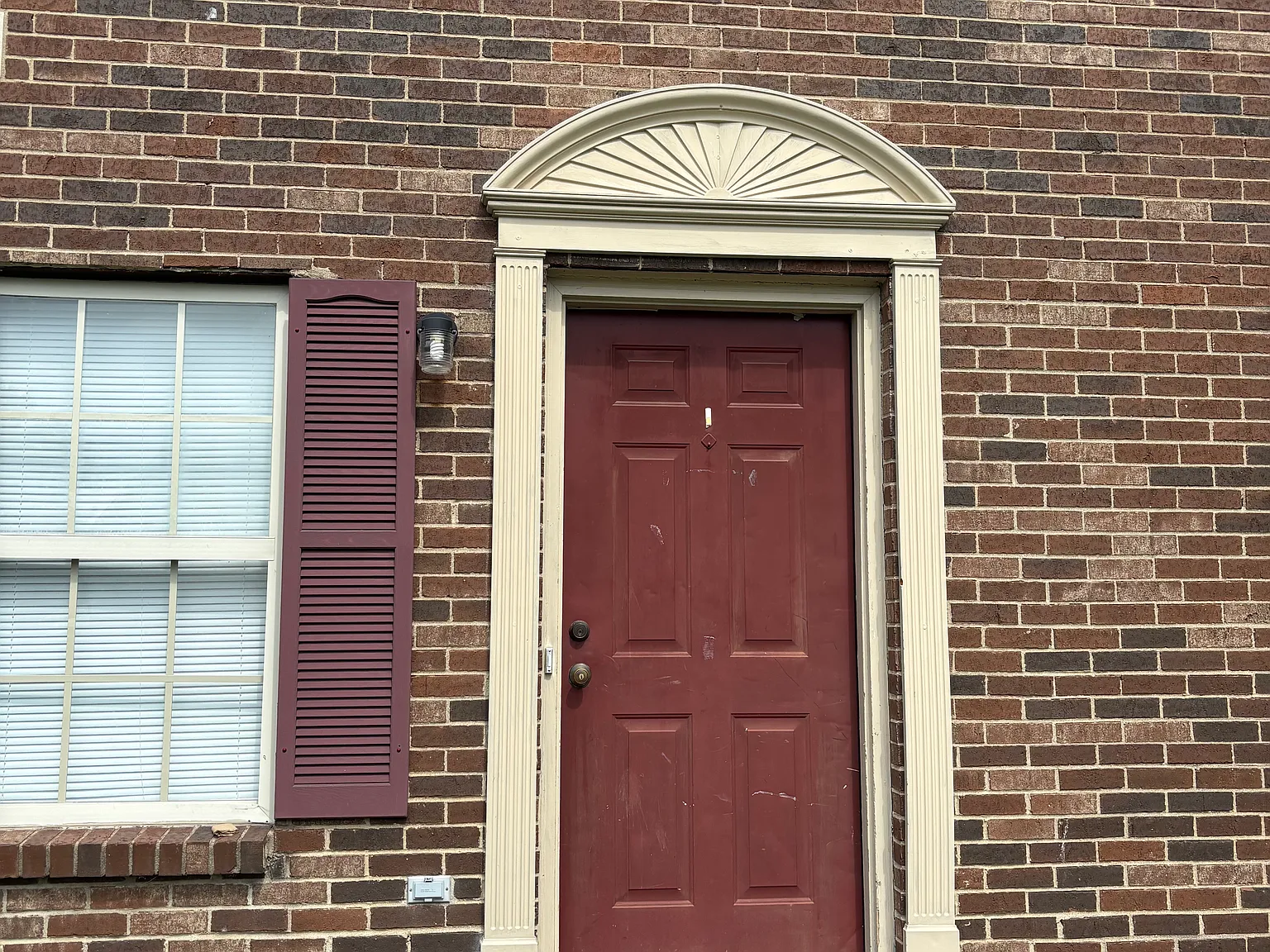 2 bed, 1.5 bath, $950 — Photo 1