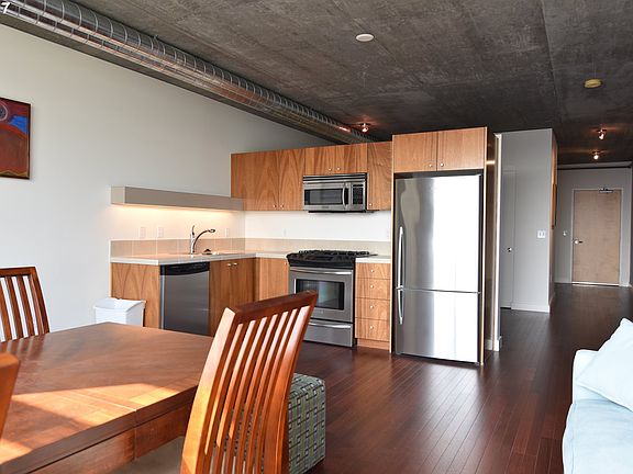 4th image of 1926 W Burnside St Unit 1205