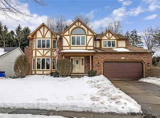 149 Shellridge Dr, East Amherst, NY 14051