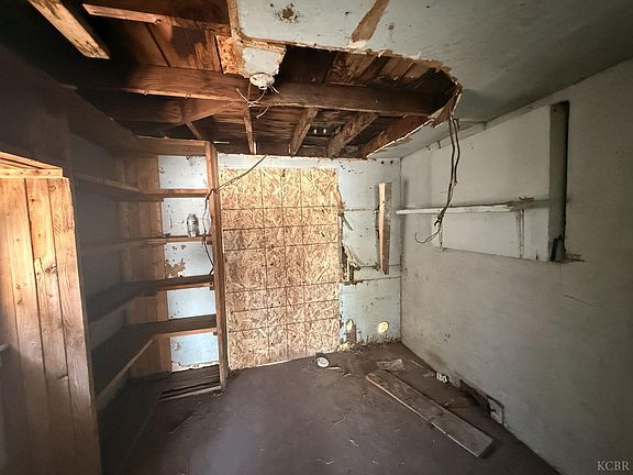 4th image of 14055 Walnut St