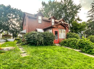 818 7th St S, Stillwater, MN 55082