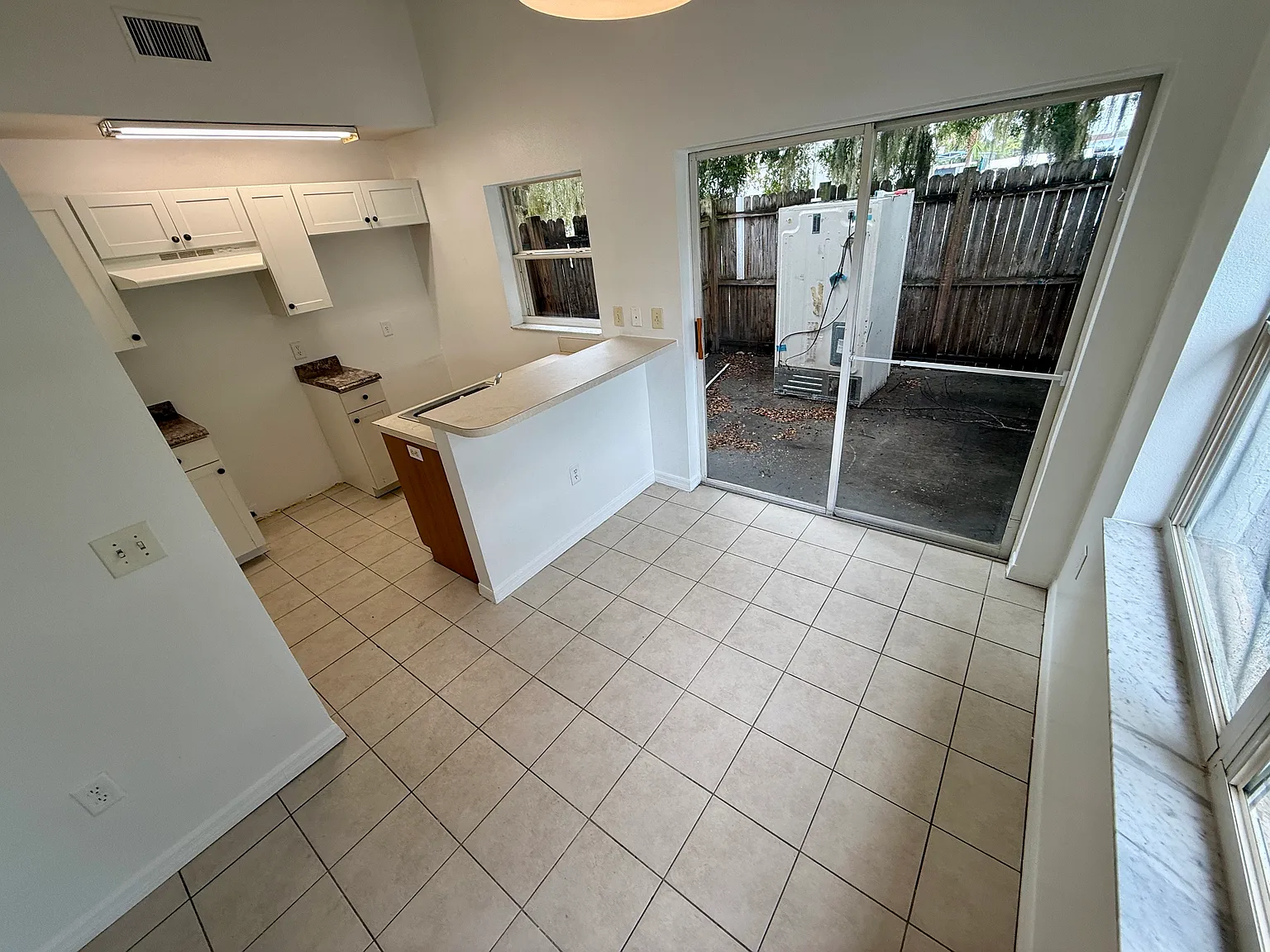 2 bed, $1,400 — Photo 4