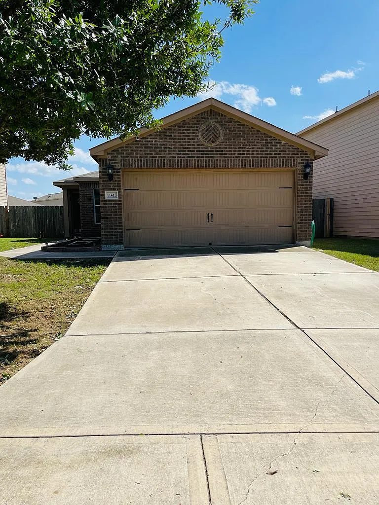 3 bed, 1188 sqft, $1,650 — Photo 1