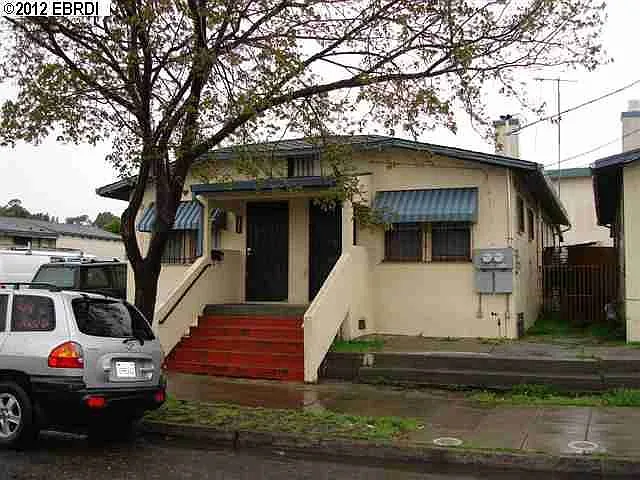 3492 Davis St photo 1