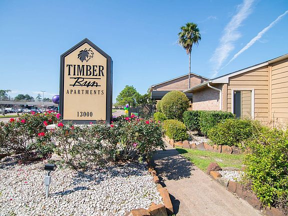 Timber Run Apartment's Sign