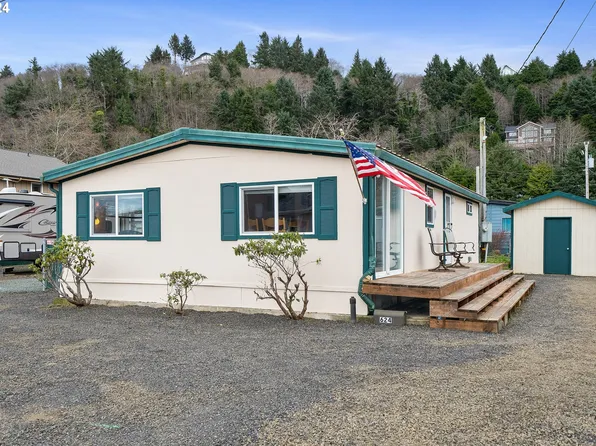 624 S Dolphin St, Rockaway Beach, OR 97136
