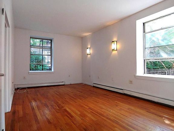 4th image of 132 W 112th St APT 3F