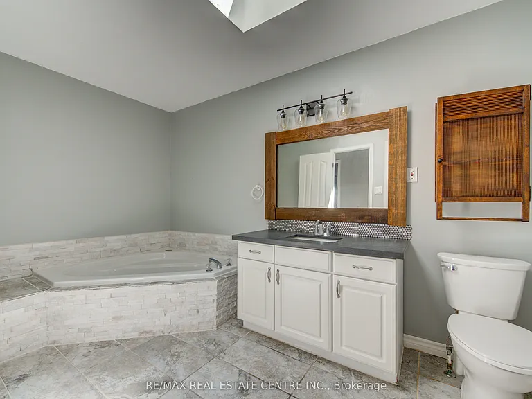 5 Tulip Dr — Photo 22