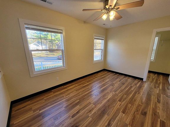 4th image of 3316 Hickman Rd