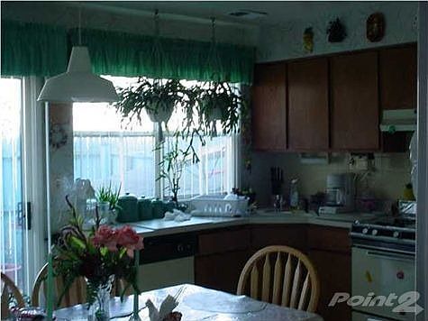 3rd image of 278 Woodlake Manor Dr