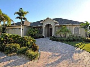354 Bayside Pkwy, Nokomis, FL 34275