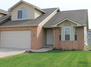 1826 Kingsbury Rd, Washington, IL 61571