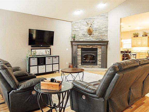 3rd image of 3 Rufford Ln